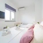 Lucius 2 By Interhome Apartmán