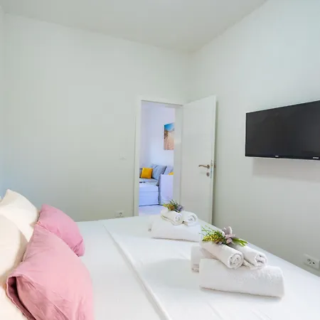 Apartment Plaza By Interhome Podstrana