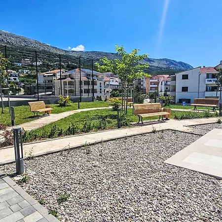 Plaza By Interhome *